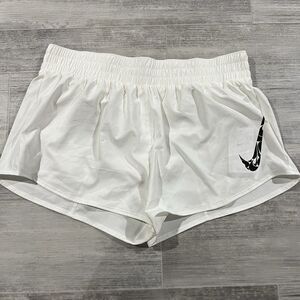 Nike Dri Fit Women's Loose Fit Running White XL‎ Shorts With Lining (FN2601-100)